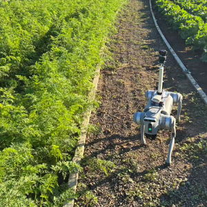 神农卫田机器狗助力雁栖镇农业病虫害防治